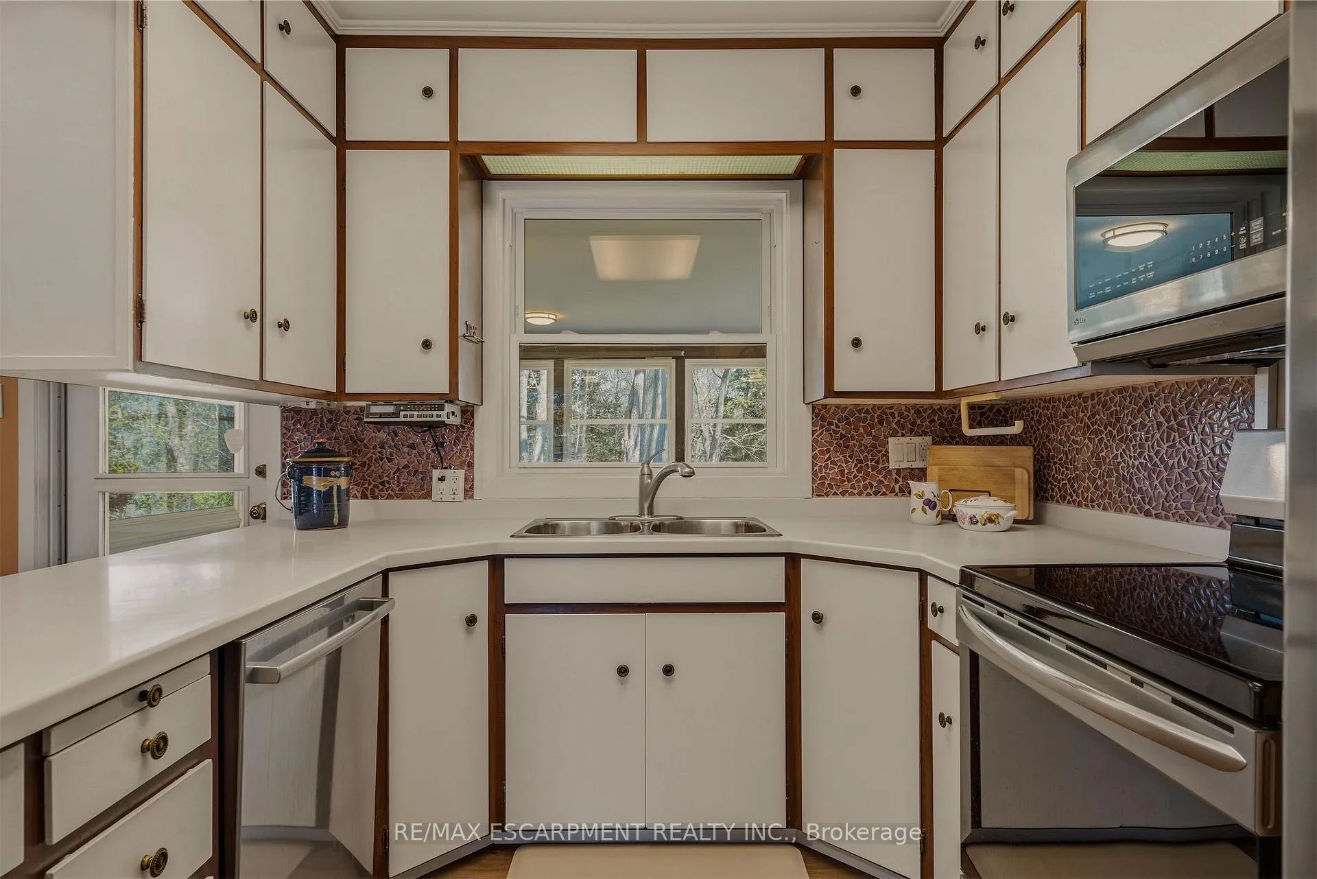 Photo 8 of 88 Bertram Drive, Hamilton, Dundas — HOMEH