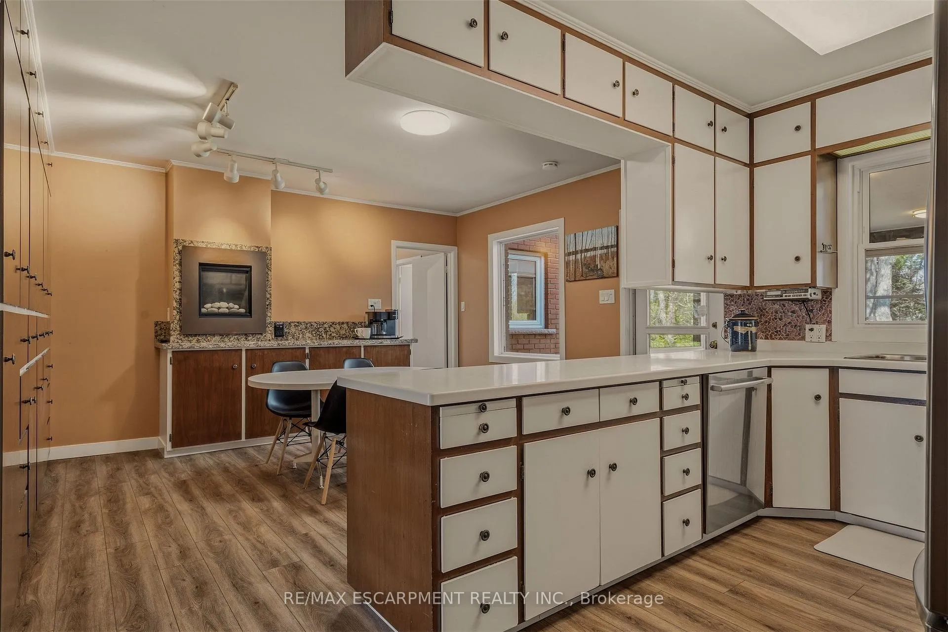 Photo 11 of 88 Bertram Drive, Hamilton, Dundas — HOMEH