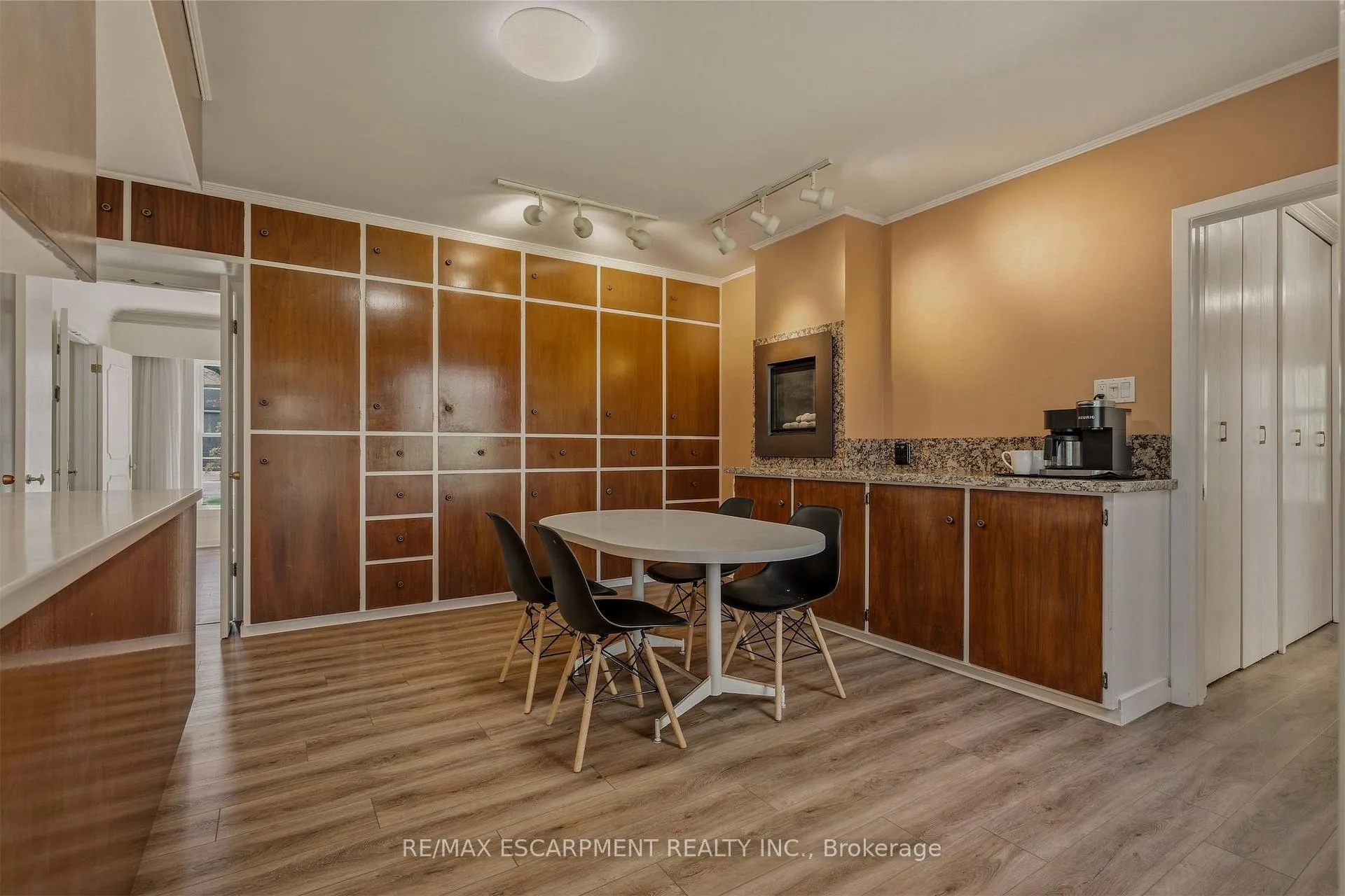 Photo 12 of 88 Bertram Drive, Hamilton, Dundas — HOMEH