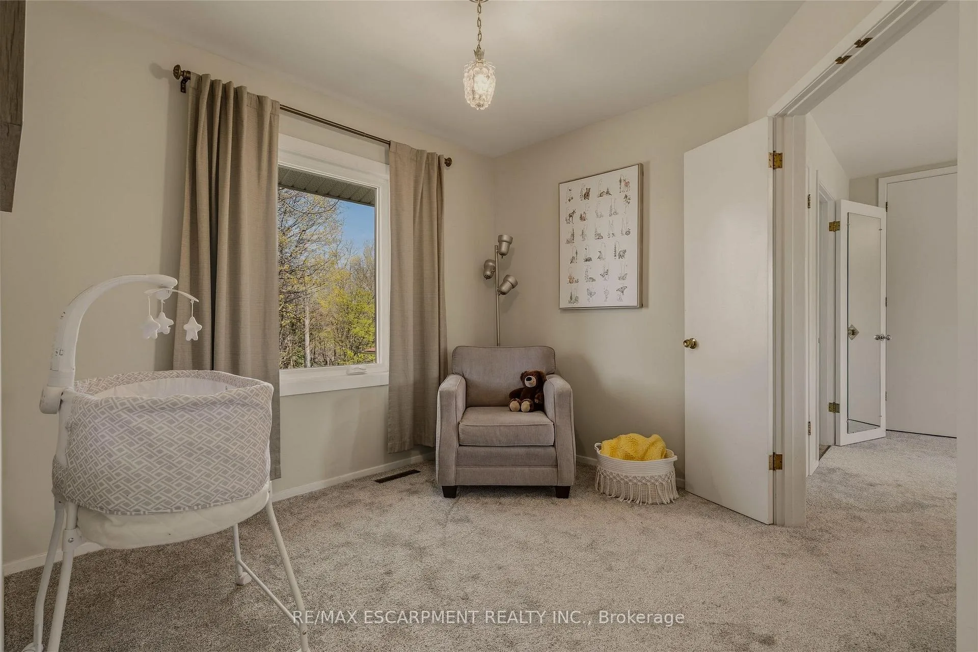 Photo 25 of 88 Bertram Drive, Hamilton, Dundas — HOMEH