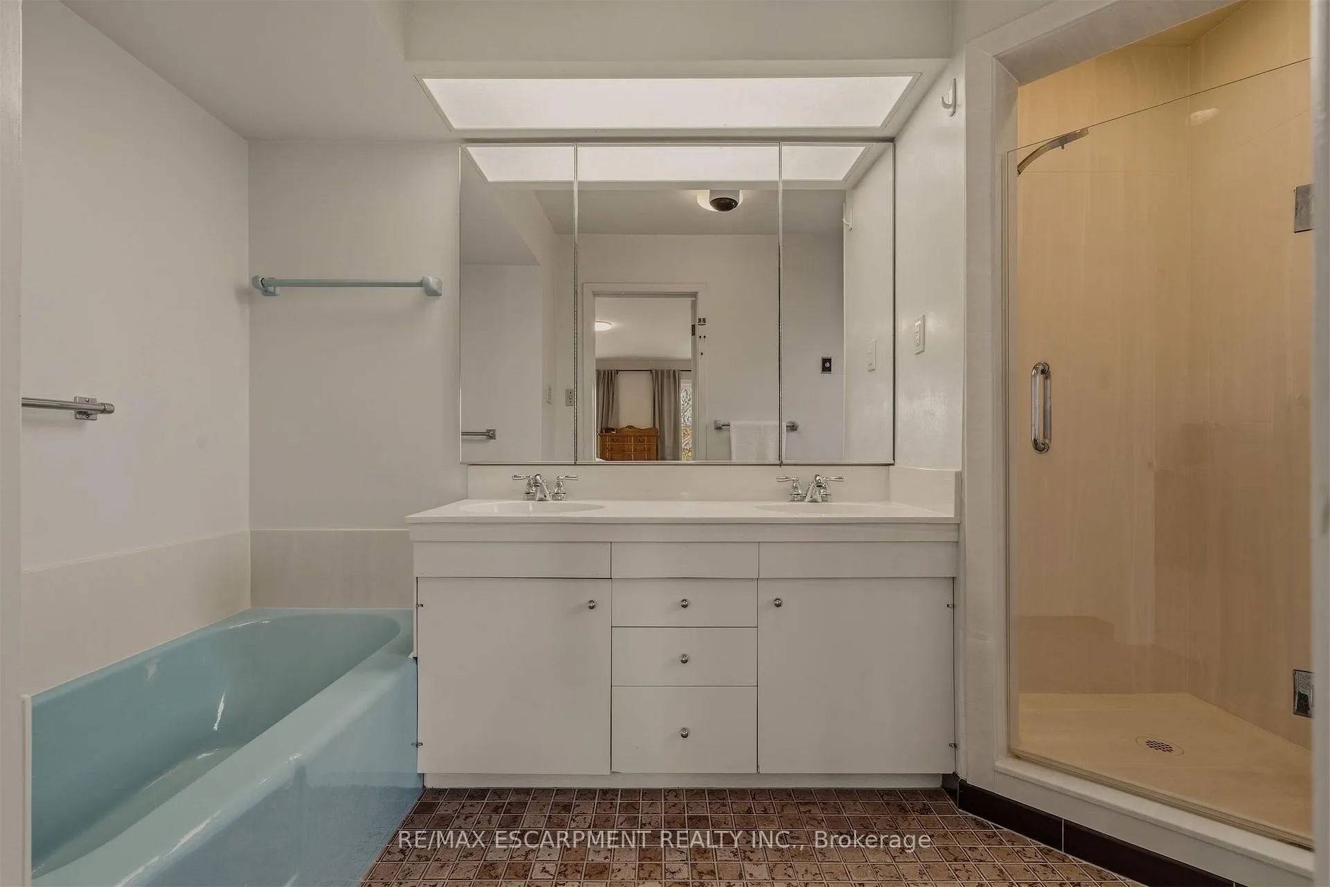 Photo 30 of 88 Bertram Drive, Hamilton, Dundas — HOMEH