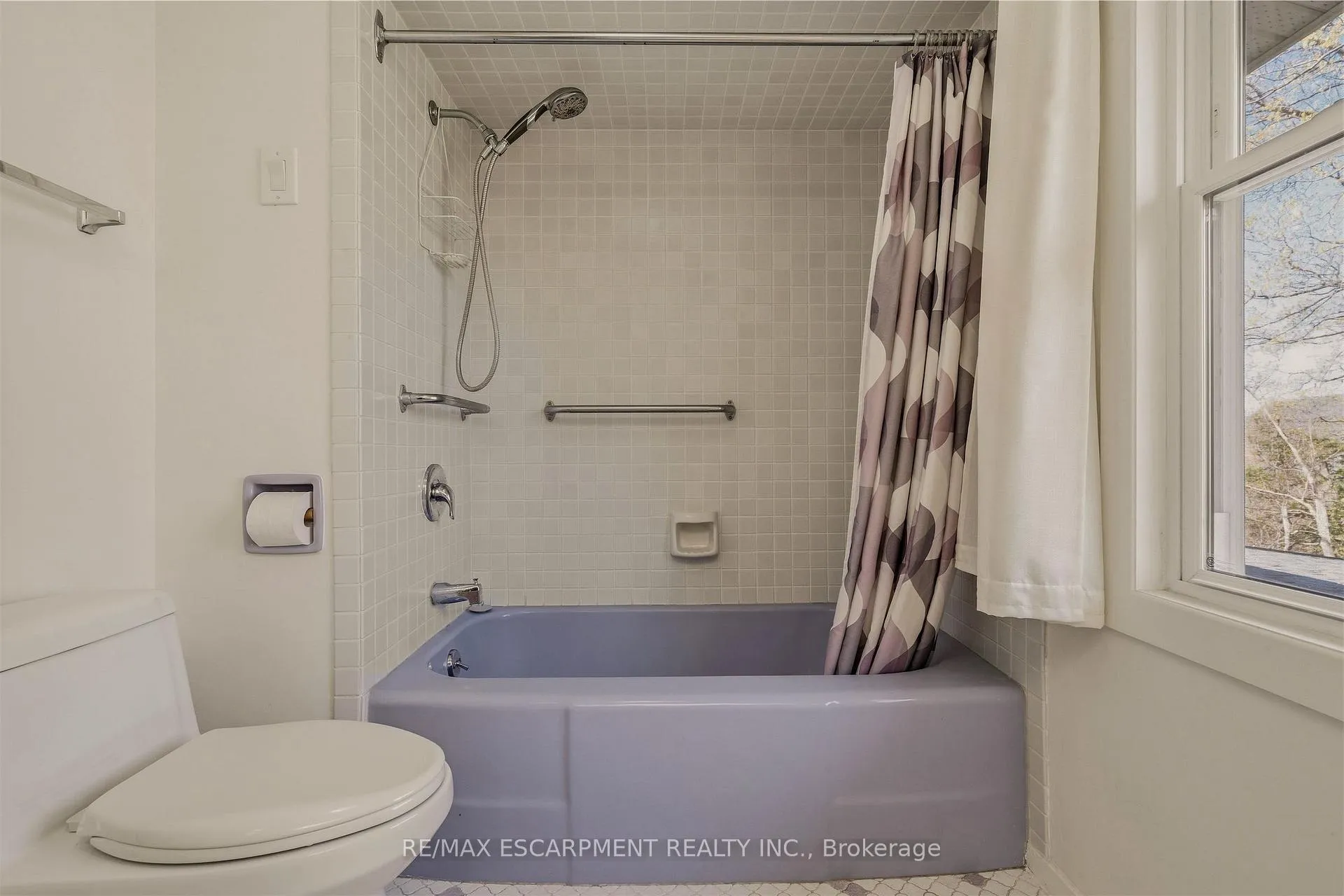 Photo 34 of 88 Bertram Drive, Hamilton, Dundas — HOMEH