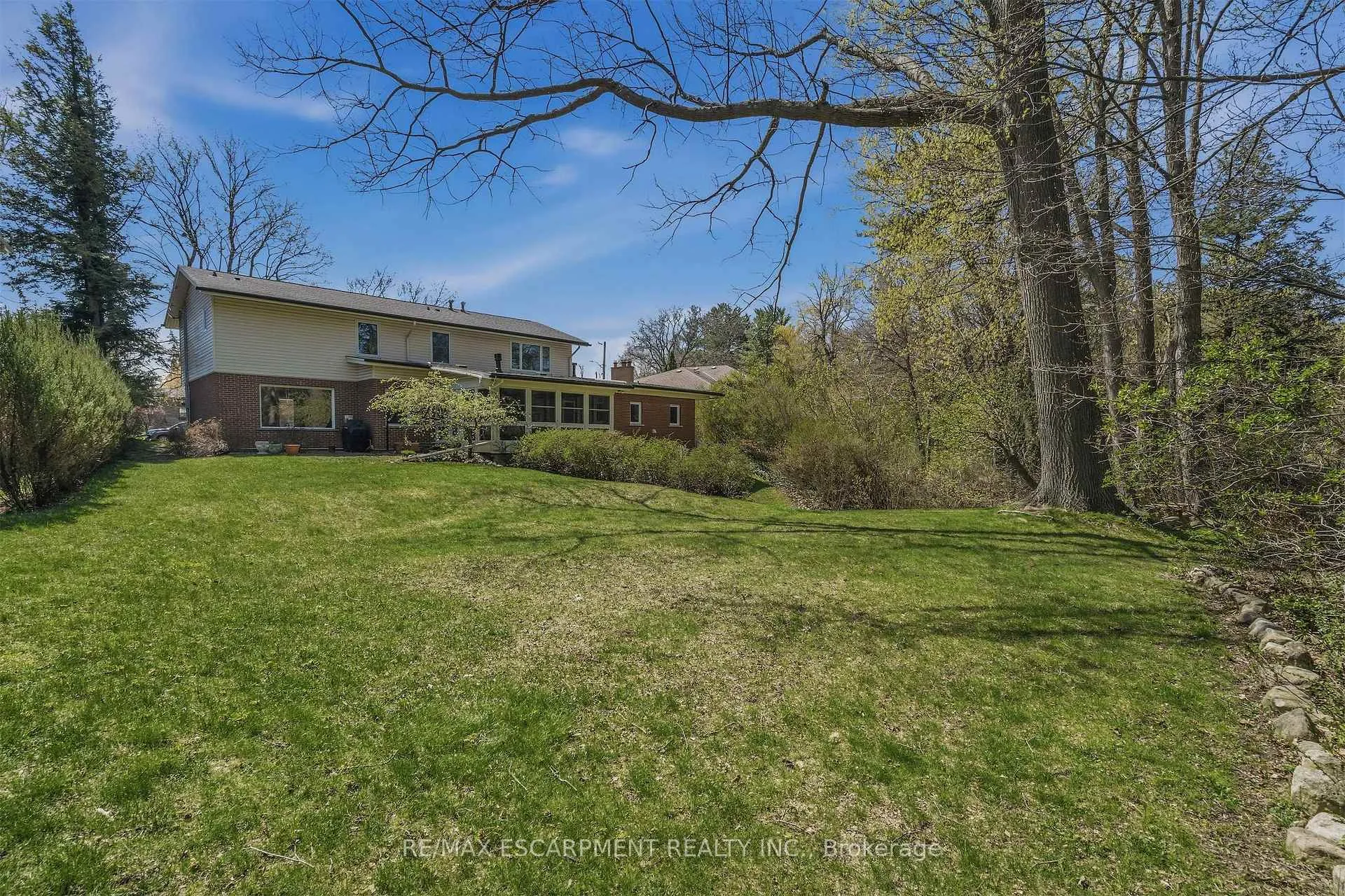 Photo 46 of 88 Bertram Drive, Hamilton, Dundas — HOMEH