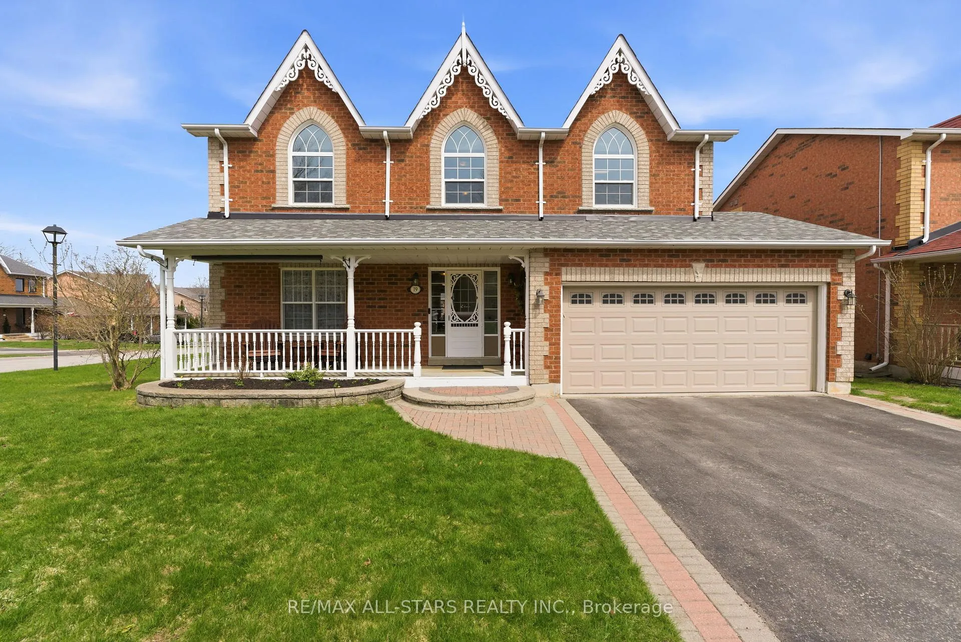Photo 1 of 19 Galloway Crescent, Uxbridge — HOMEH