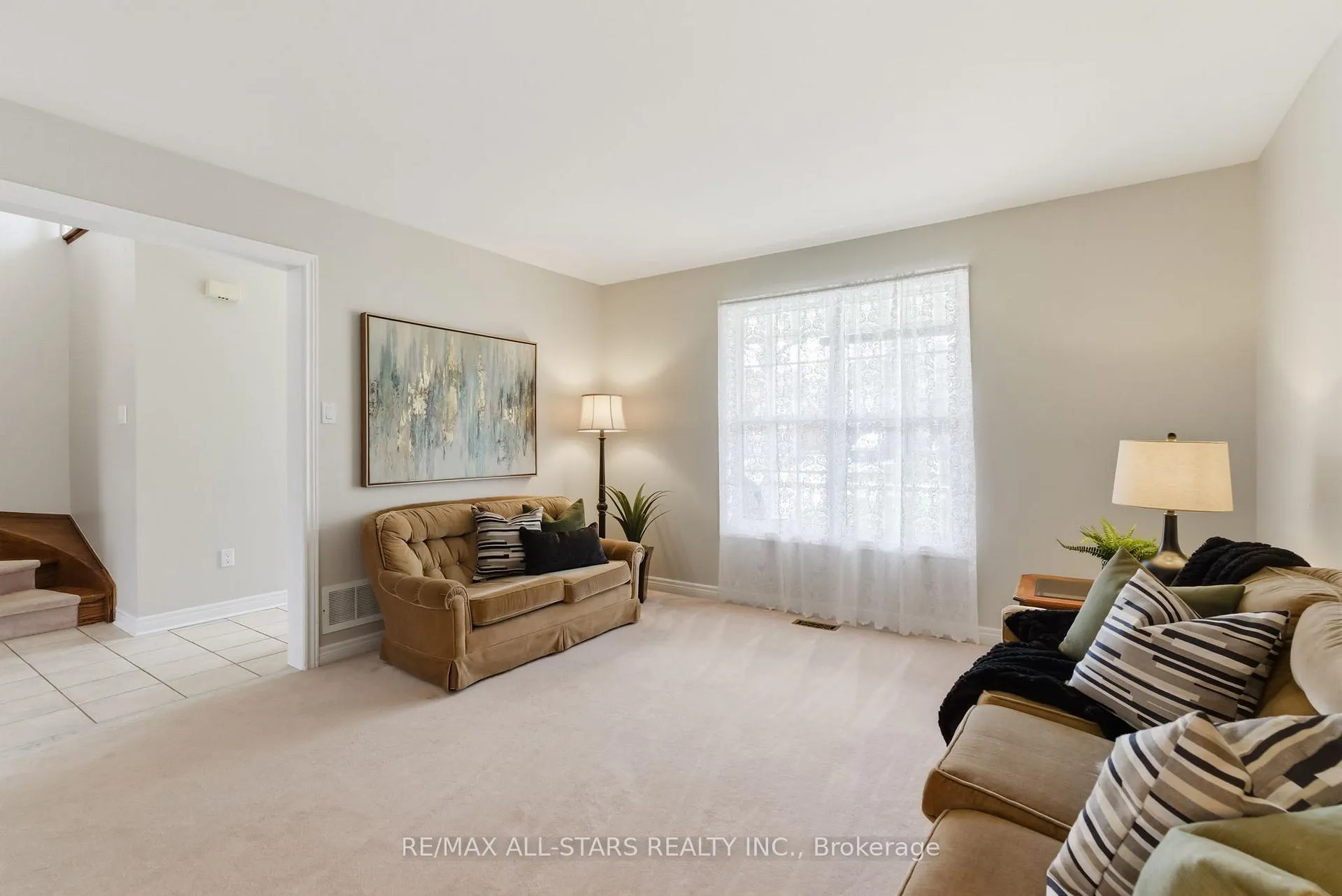 Photo 7 of 19 Galloway Crescent, Uxbridge — HOMEH