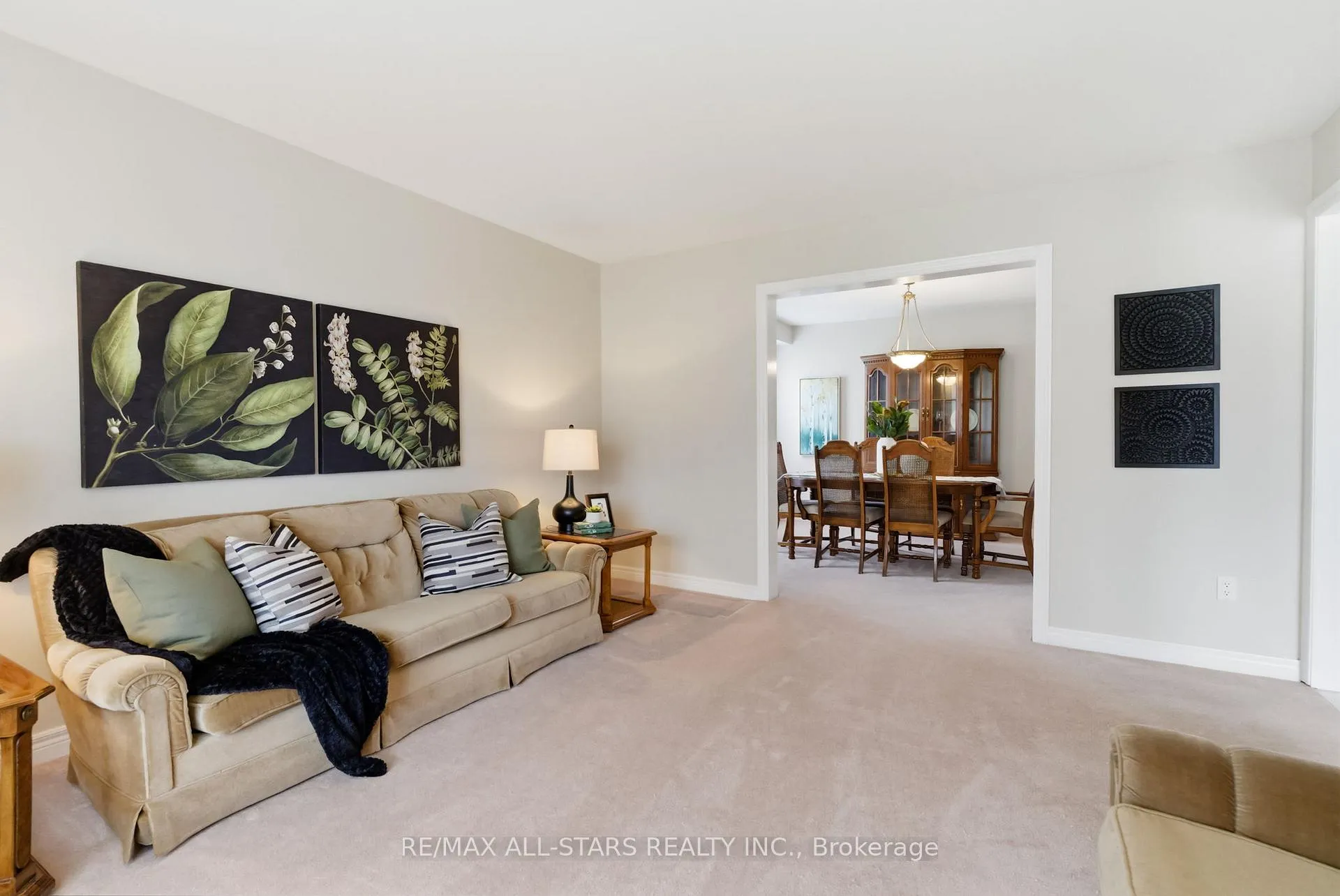 Photo 9 of 19 Galloway Crescent, Uxbridge — HOMEH
