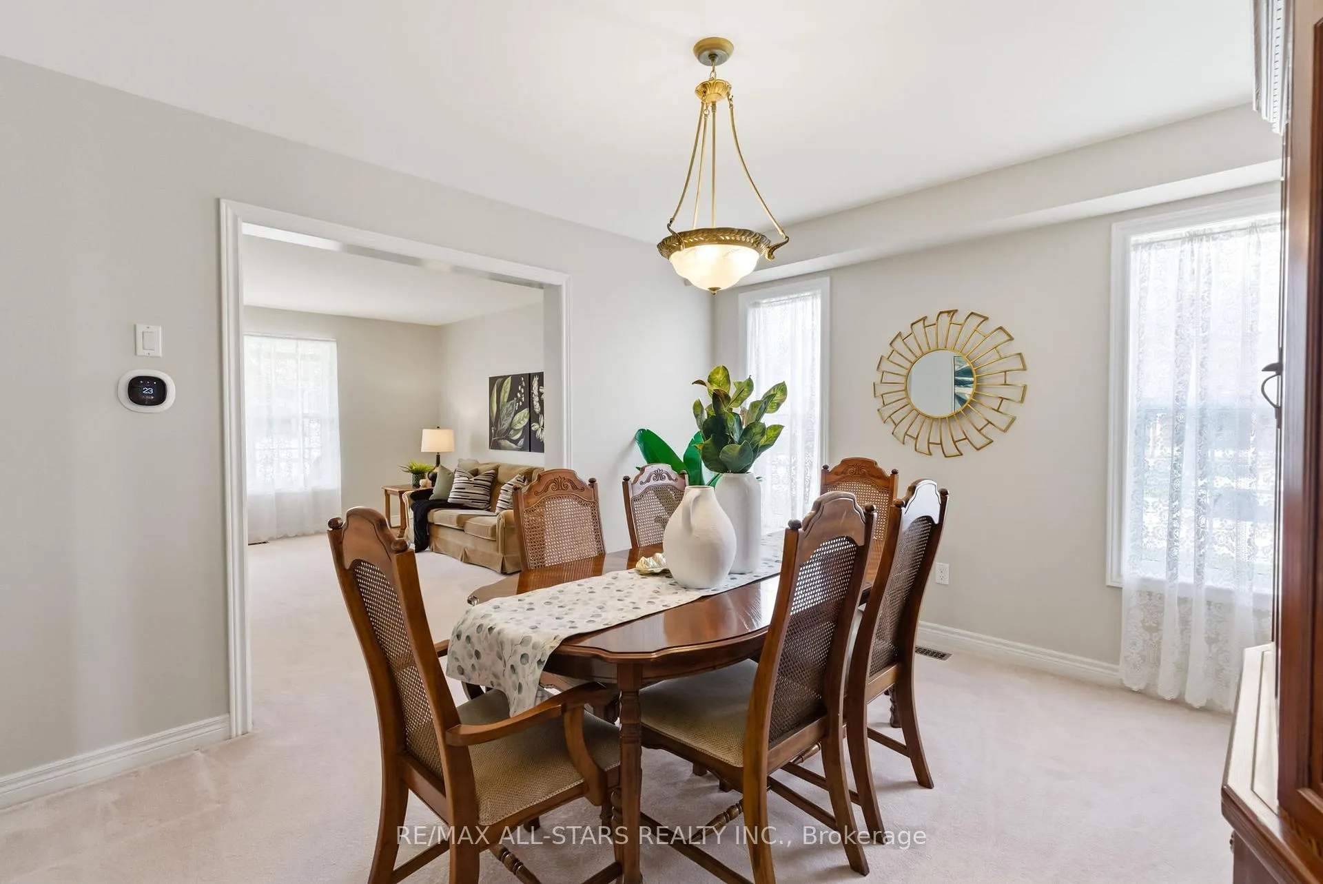 Photo 11 of 19 Galloway Crescent, Uxbridge — HOMEH