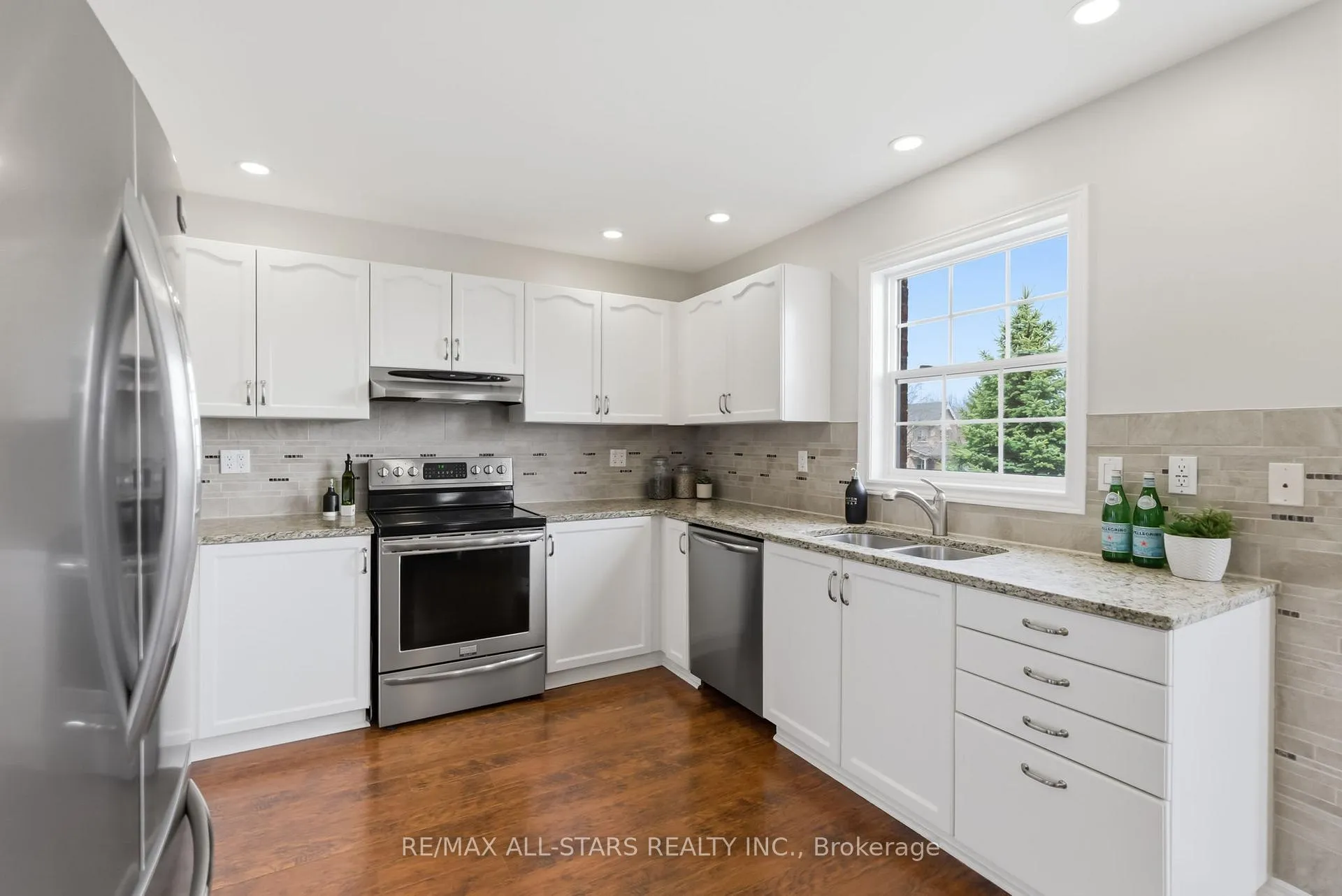 Photo 19 of 19 Galloway Crescent, Uxbridge — HOMEH