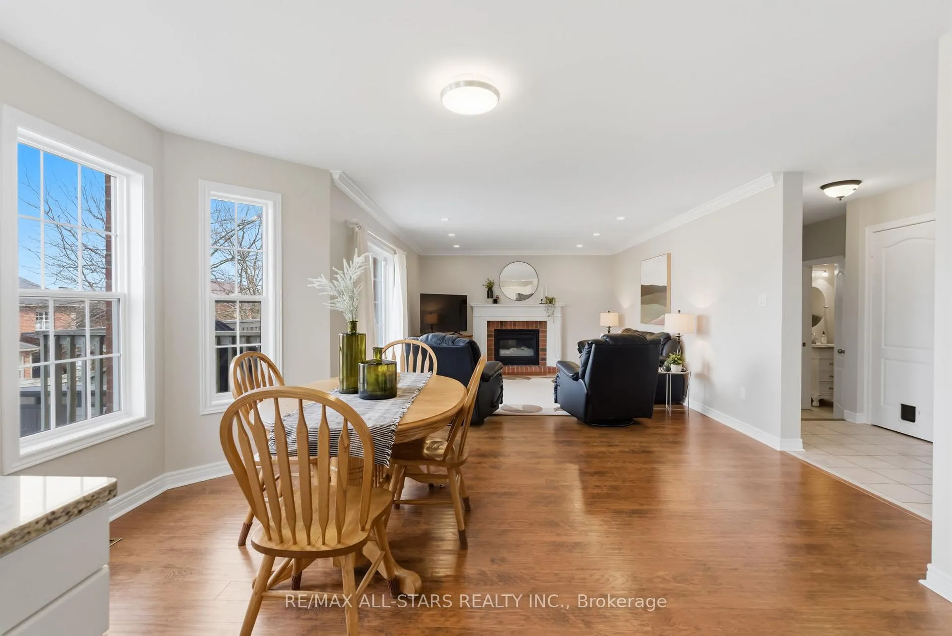 Photo 23 of 19 Galloway Crescent, Uxbridge — HOMEH