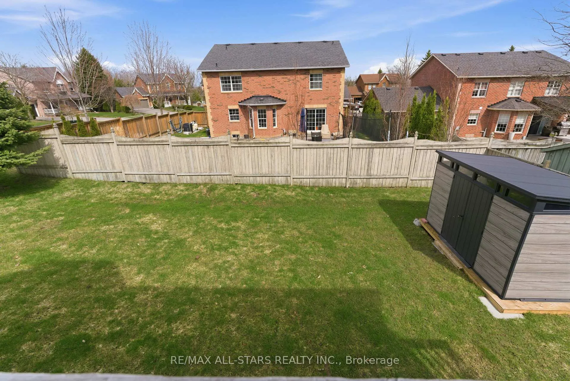 Photo 25 of 19 Galloway Crescent, Uxbridge — HOMEH