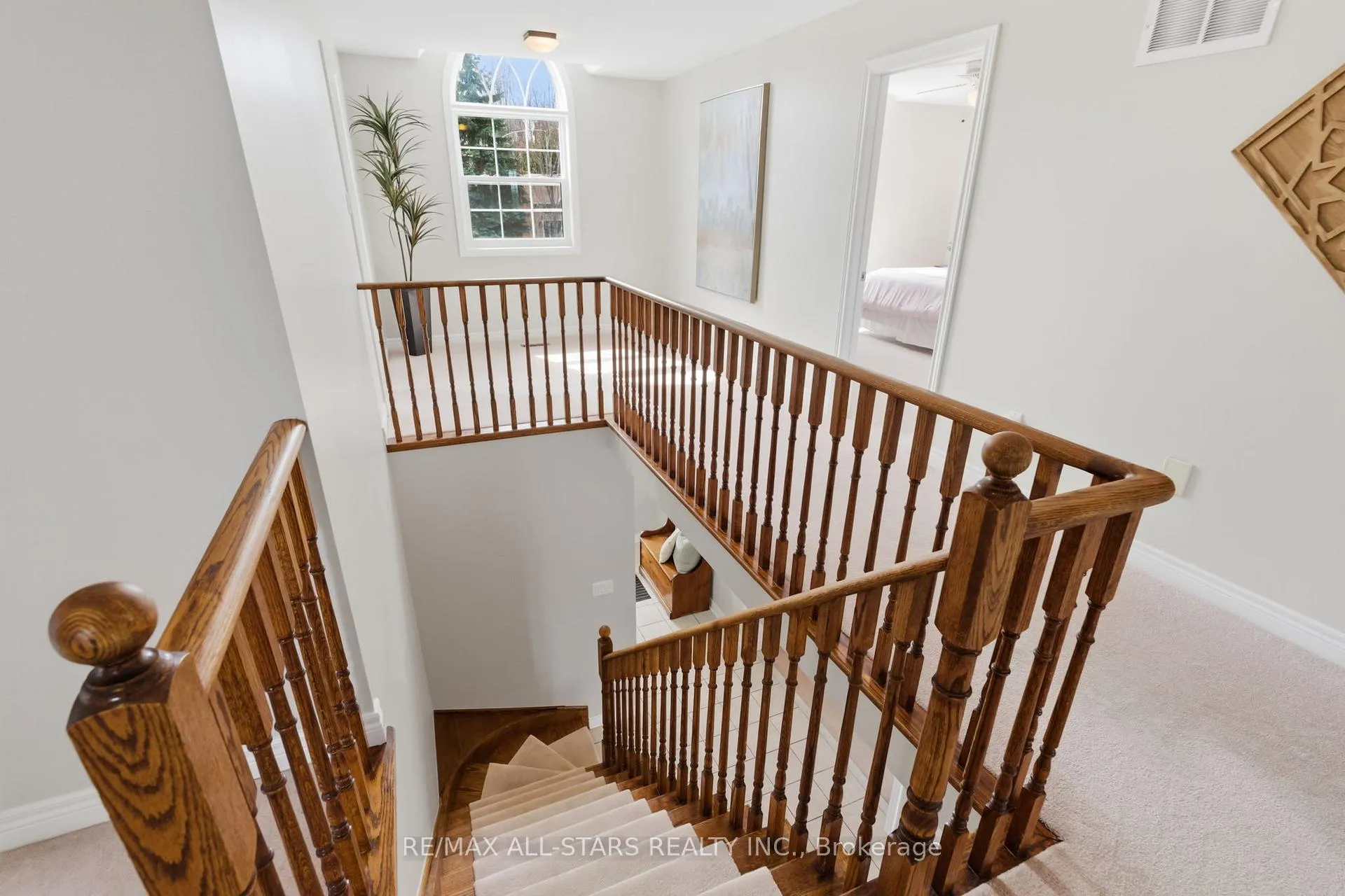 Photo 29 of 19 Galloway Crescent, Uxbridge — HOMEH