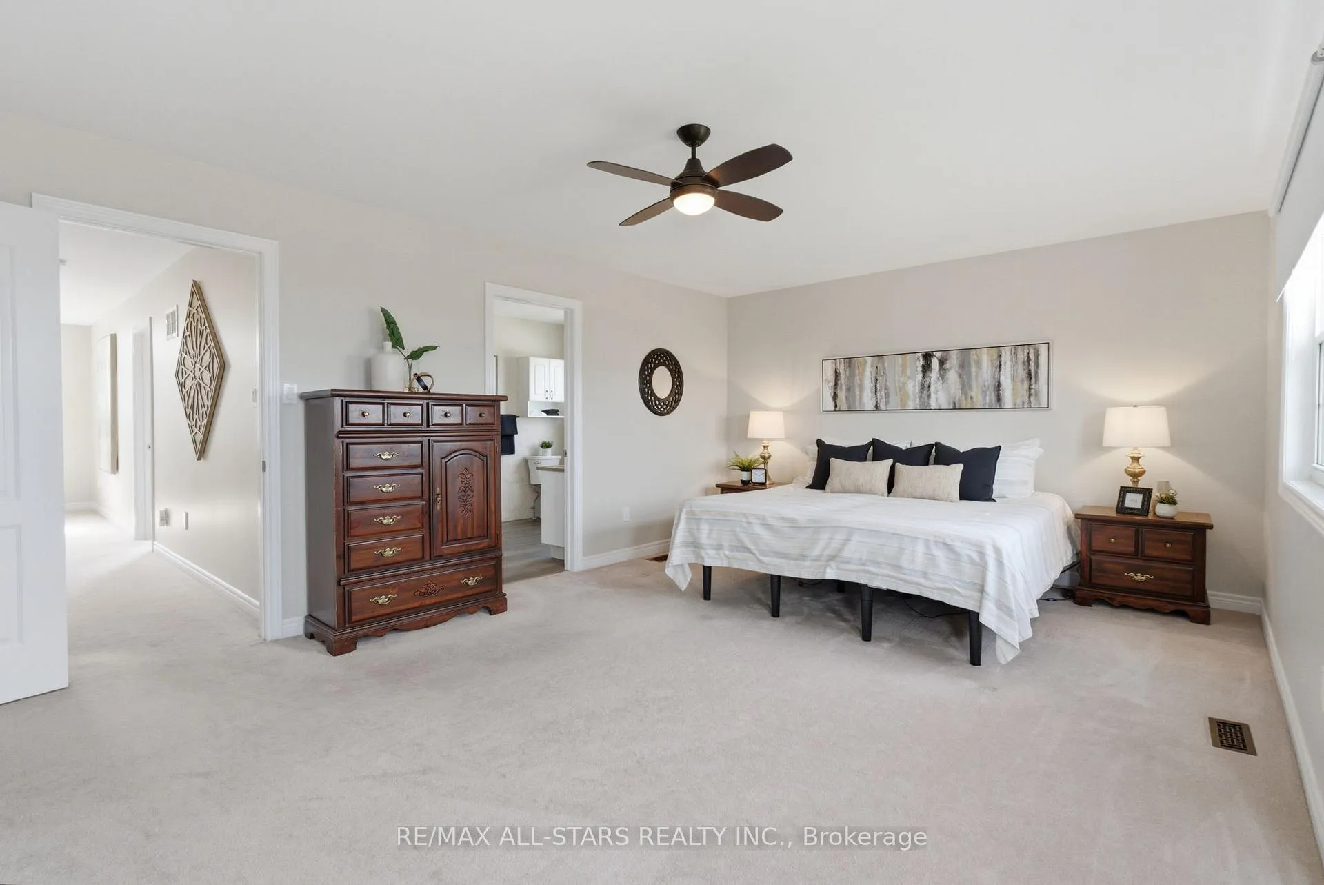 Photo 31 of 19 Galloway Crescent, Uxbridge — HOMEH