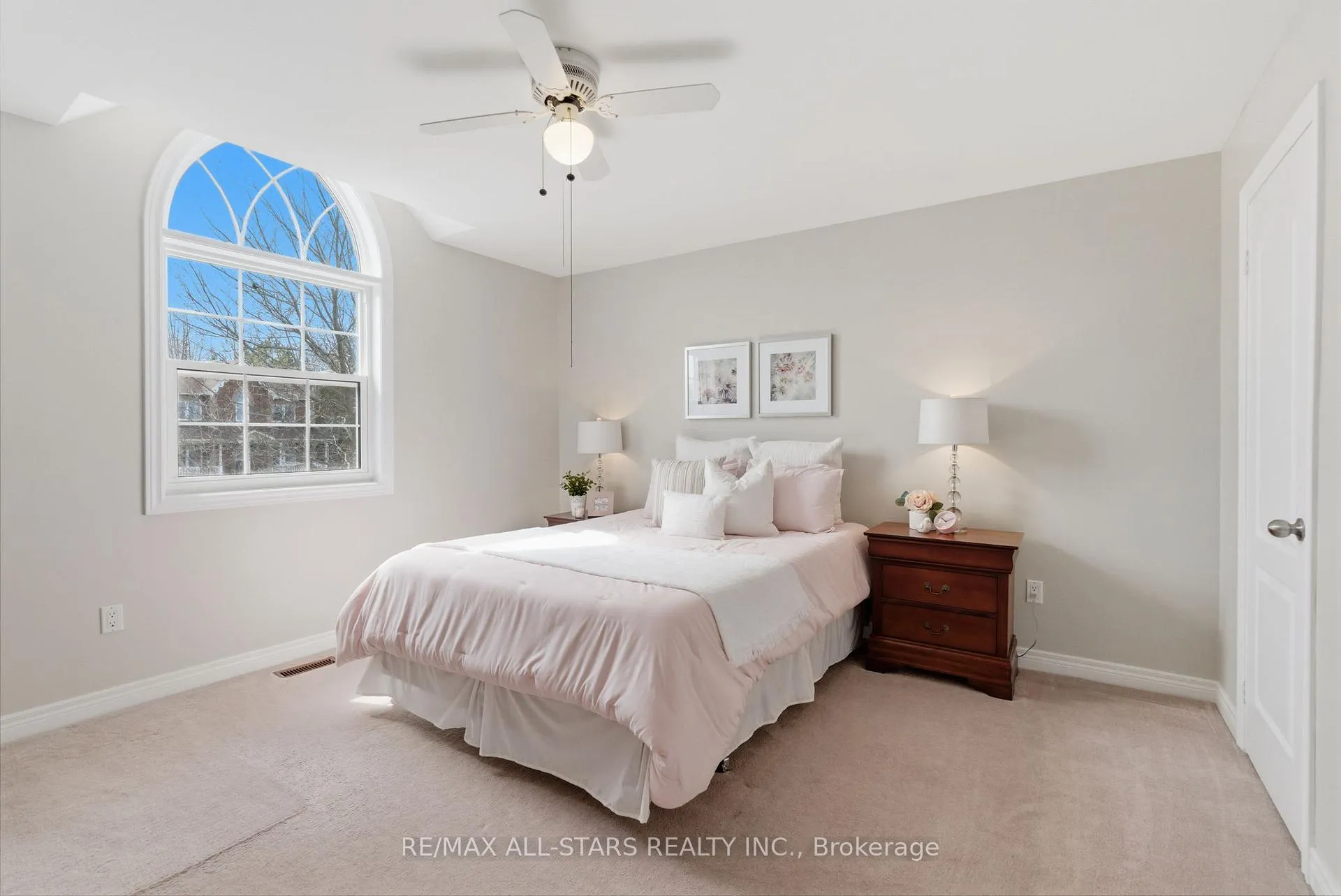 Photo 37 of 19 Galloway Crescent, Uxbridge — HOMEH