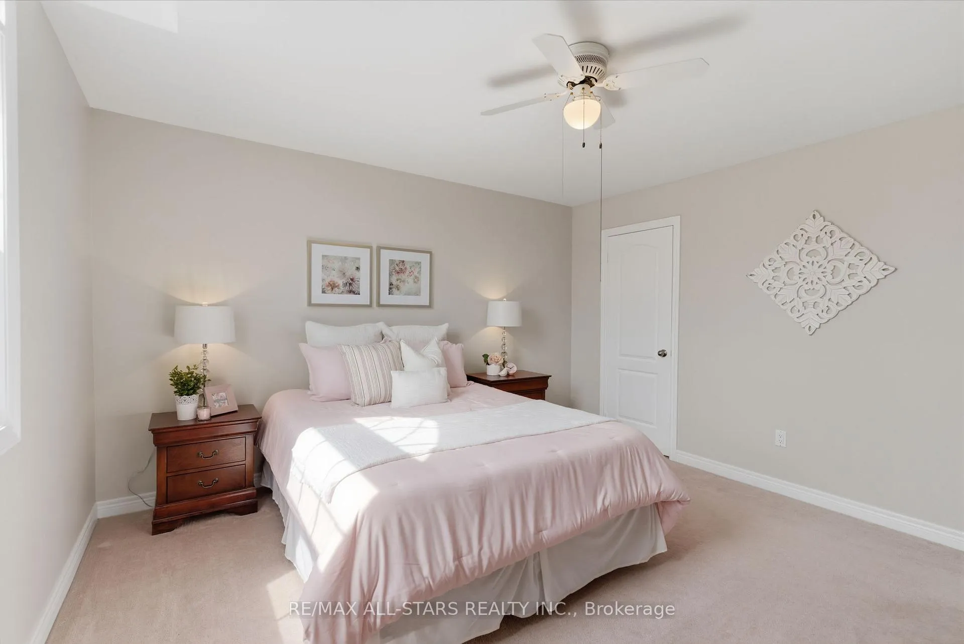 Photo 38 of 19 Galloway Crescent, Uxbridge — HOMEH