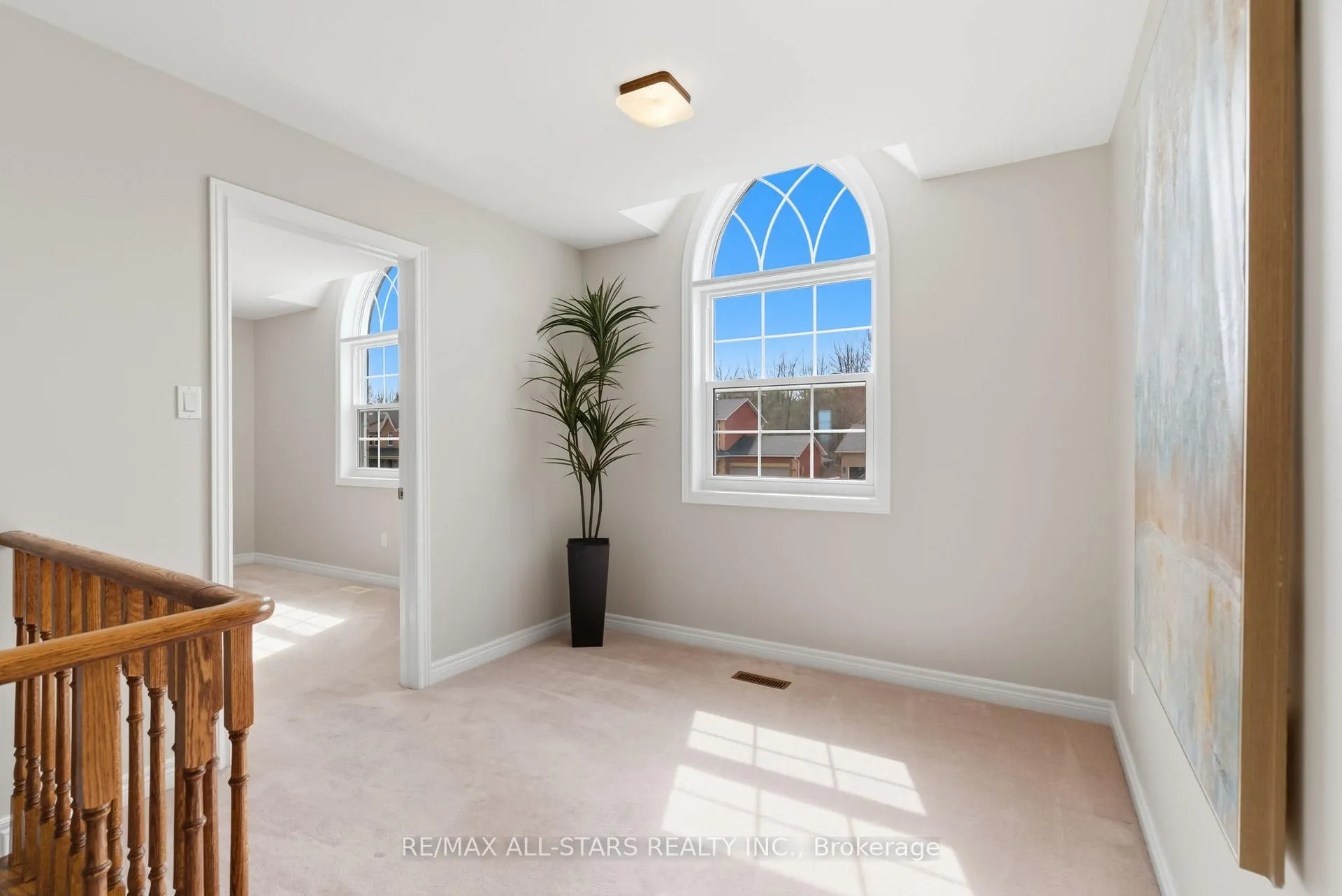 Photo 43 of 19 Galloway Crescent, Uxbridge — HOMEH