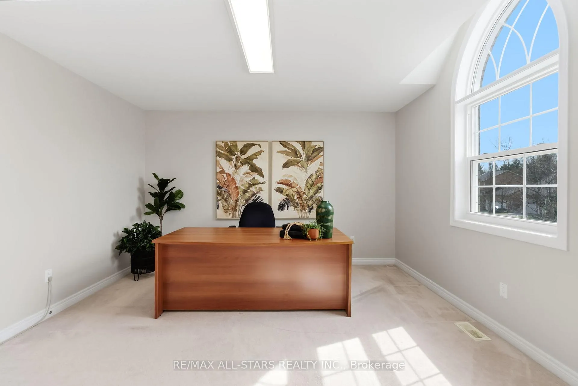 Photo 44 of 19 Galloway Crescent, Uxbridge — HOMEH