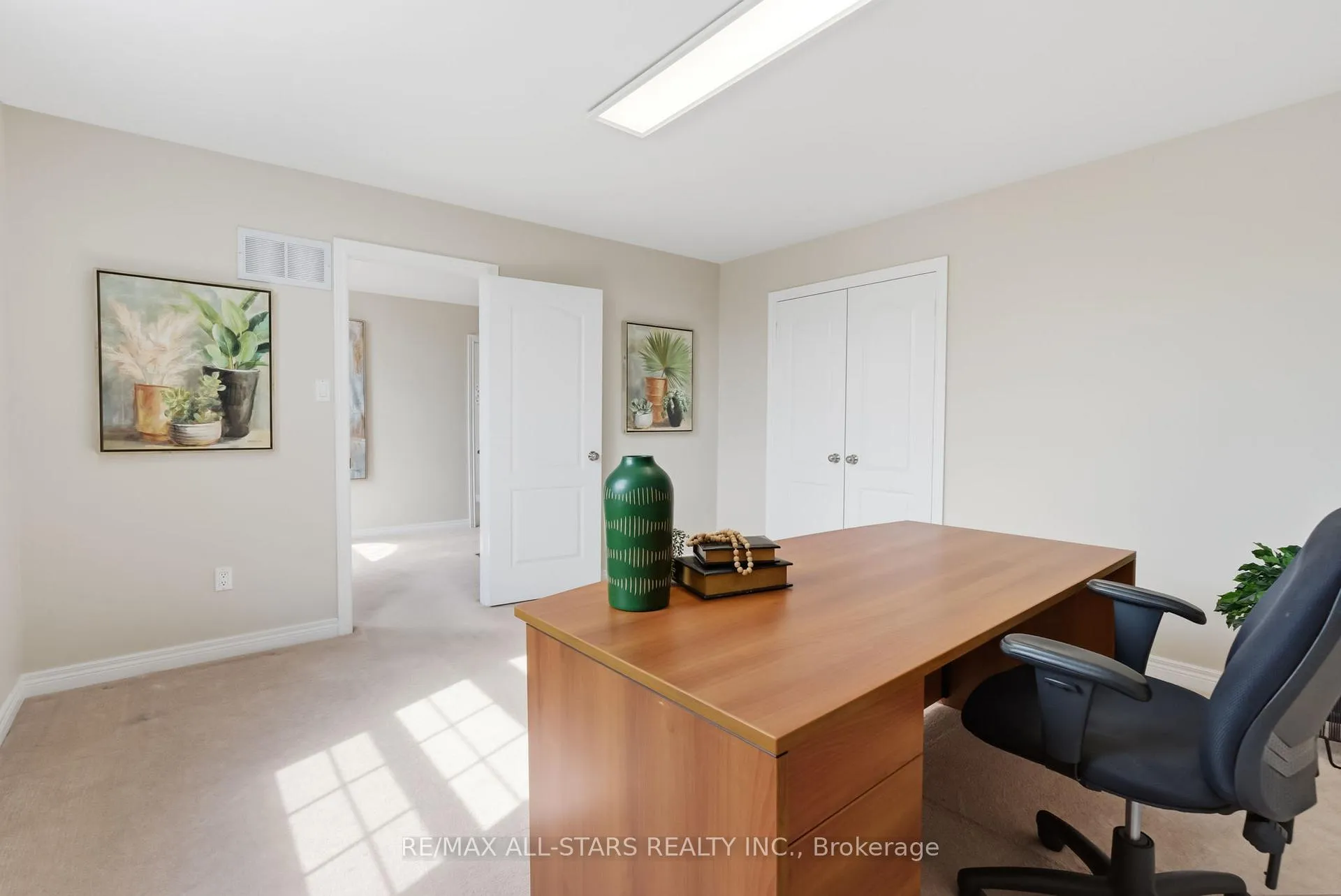 Photo 46 of 19 Galloway Crescent, Uxbridge — HOMEH