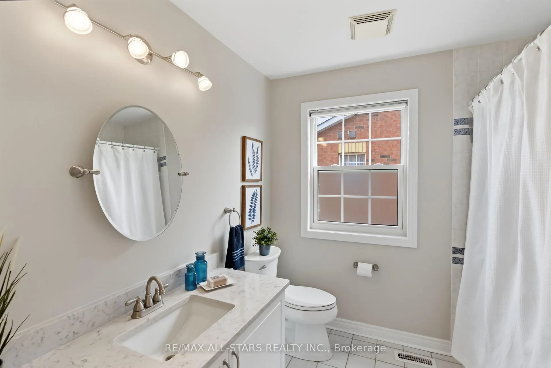 Photo 47 of 19 Galloway Crescent, Uxbridge — HOMEH