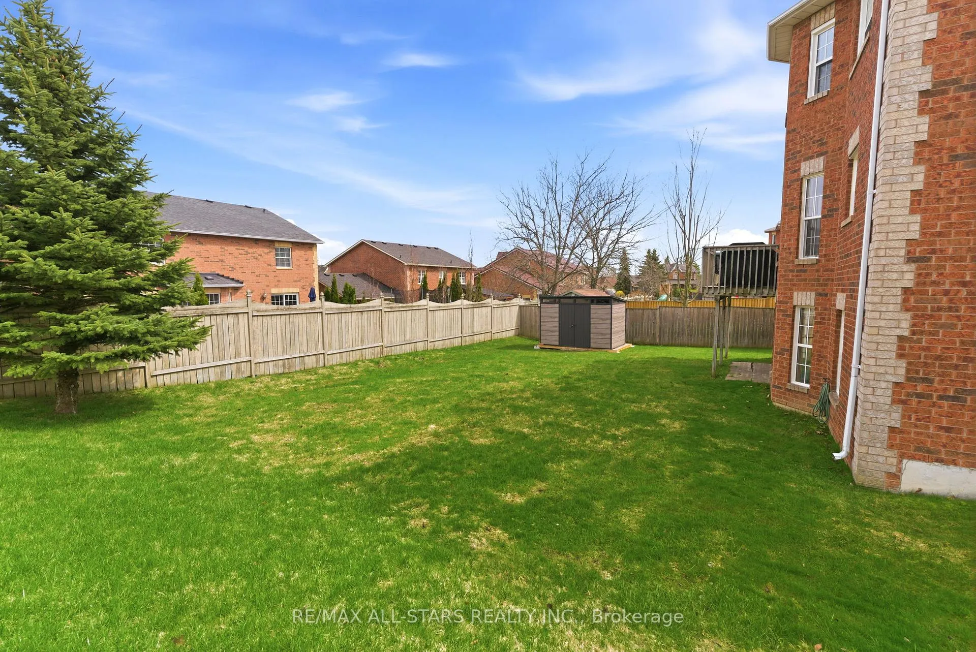 Photo 48 of 19 Galloway Crescent, Uxbridge — HOMEH