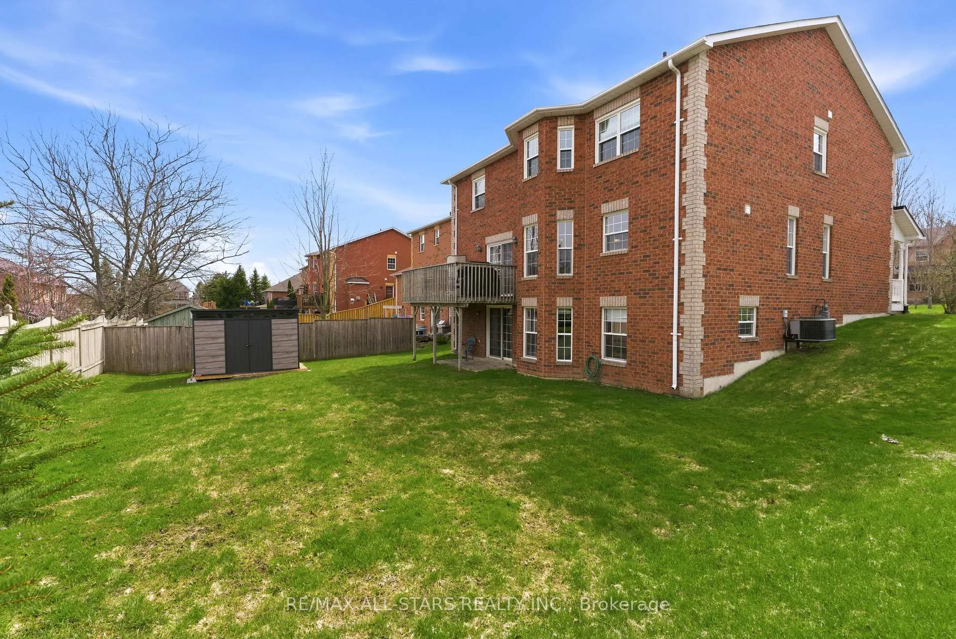 Photo 49 of 19 Galloway Crescent, Uxbridge — HOMEH