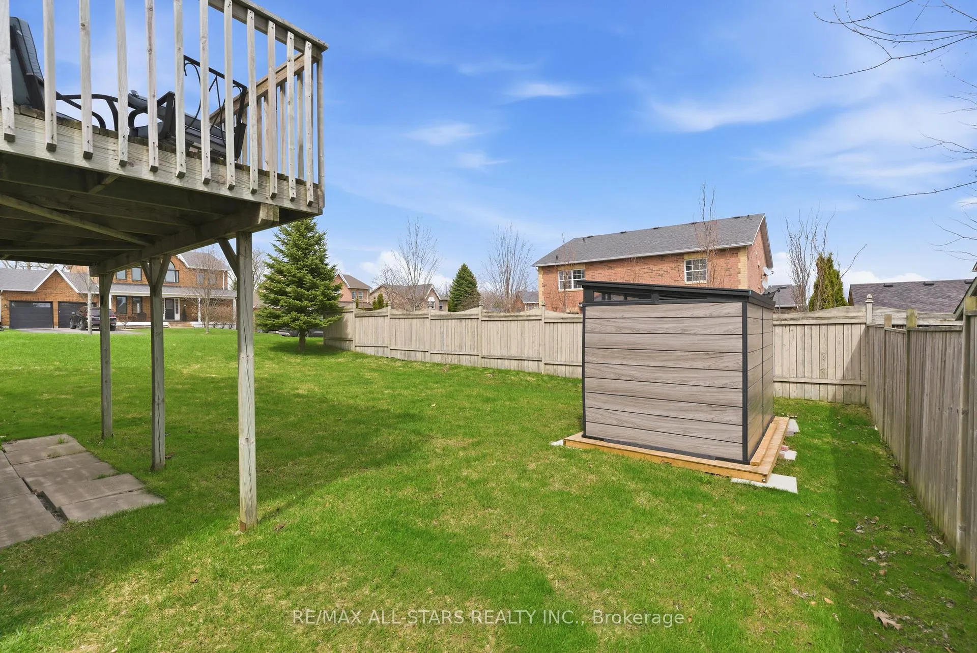 Photo 50 of 19 Galloway Crescent, Uxbridge — HOMEH