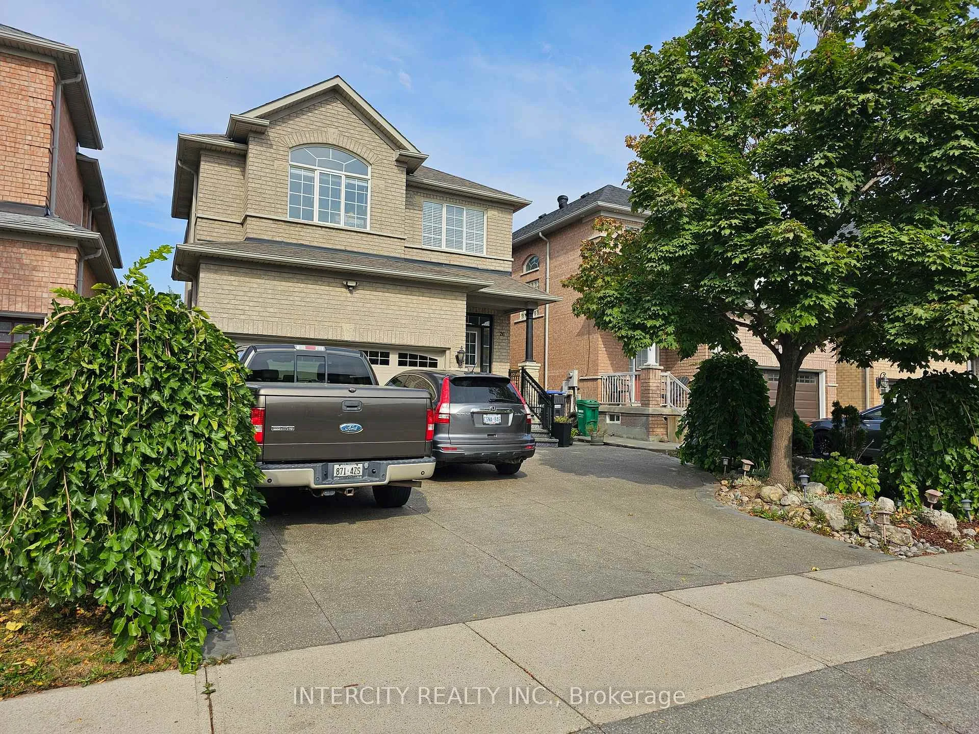 Photo 1 of 26 Zia Dodda Crescent, Brampton, Brampton East — HOMEH