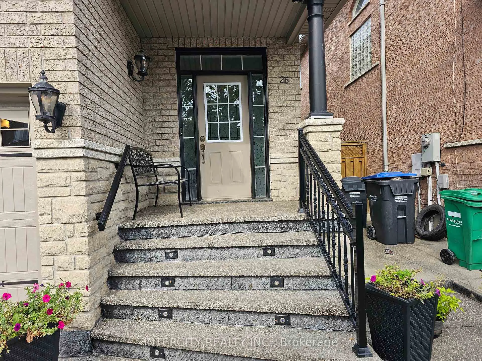 Photo 4 of 26 Zia Dodda Crescent, Brampton, Brampton East — HOMEH