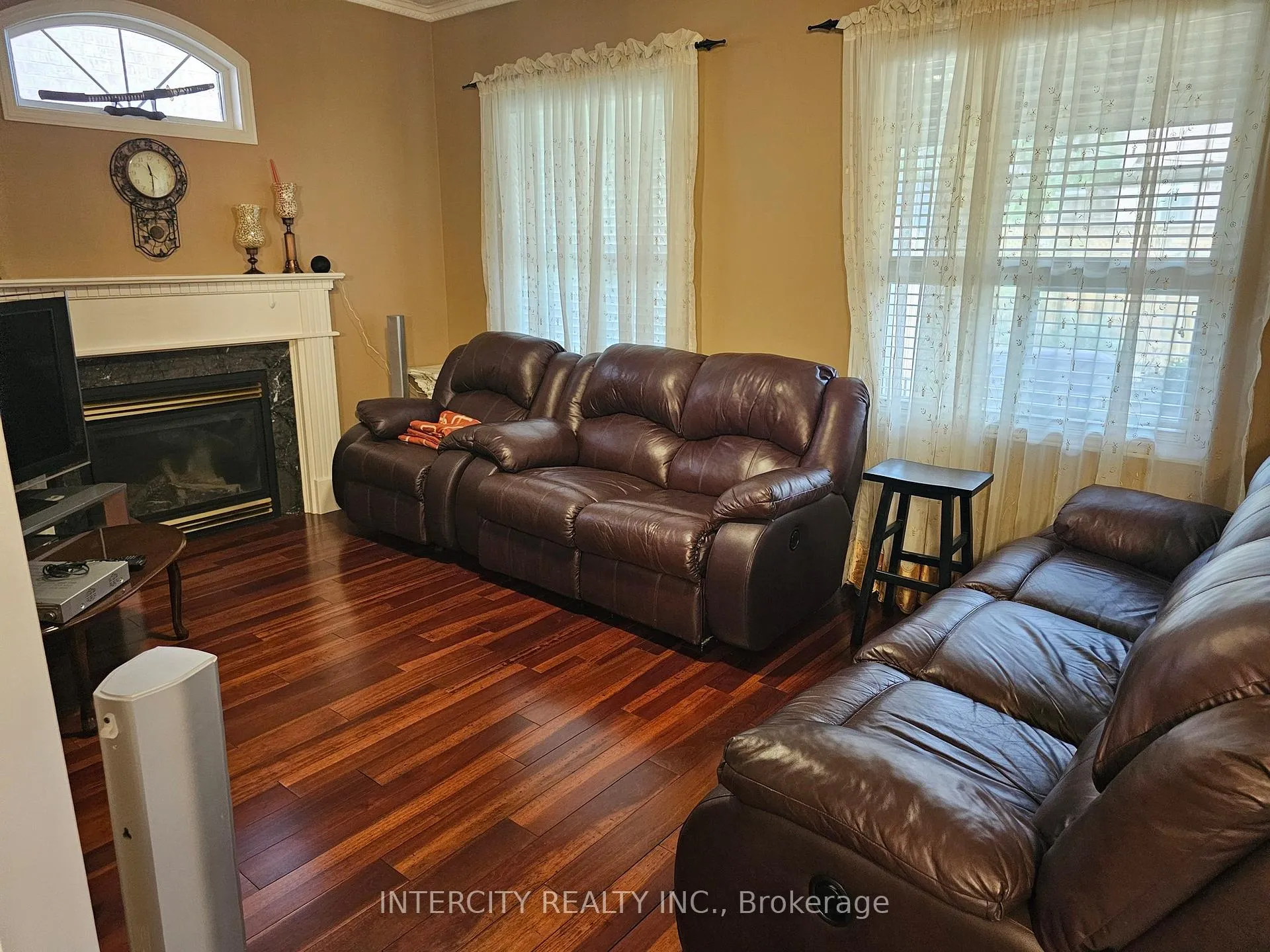 Photo 11 of 26 Zia Dodda Crescent, Brampton, Brampton East — HOMEH