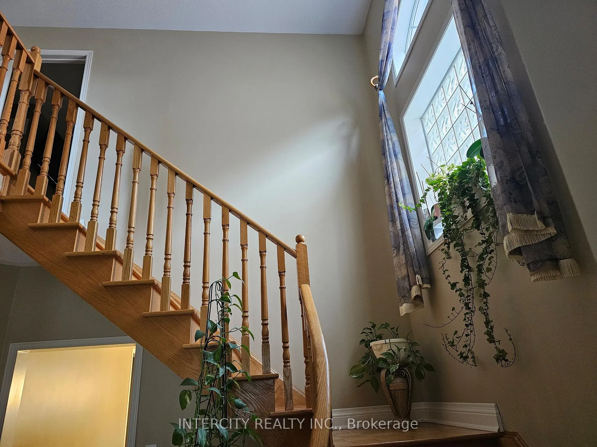 Photo 12 of 26 Zia Dodda Crescent, Brampton, Brampton East — HOMEH
