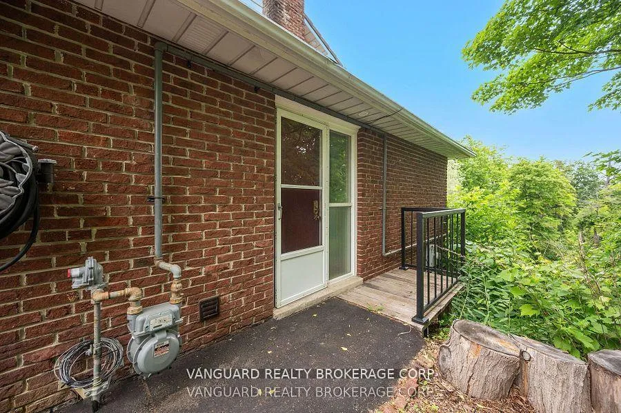 Photo 8 of 80 Kleins Crescent, Vaughan, Kleinburg — HOMEH