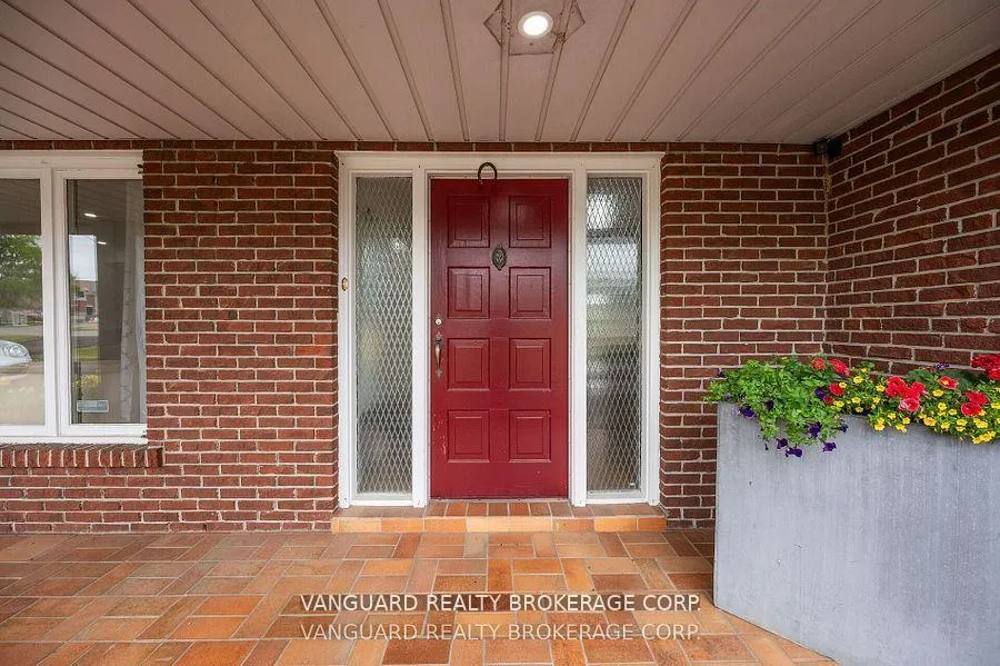 Photo 9 of 80 Kleins Crescent, Vaughan, Kleinburg — HOMEH