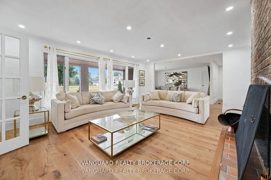 Photo 17 of 80 Kleins Crescent, Vaughan, Kleinburg — HOMEH