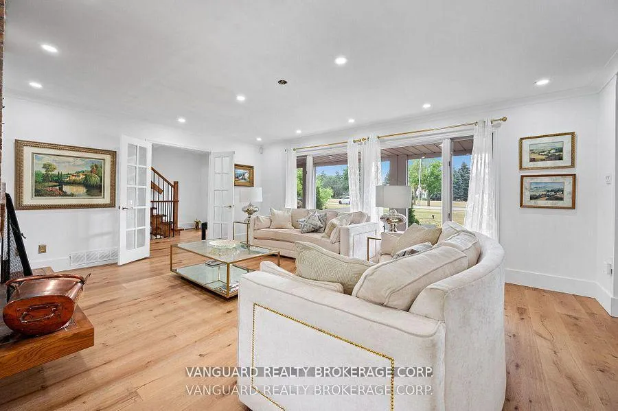 Photo 18 of 80 Kleins Crescent, Vaughan, Kleinburg — HOMEH