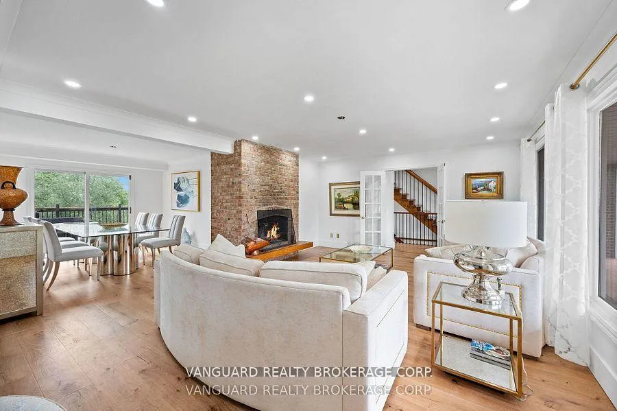 Photo 19 of 80 Kleins Crescent, Vaughan, Kleinburg — HOMEH