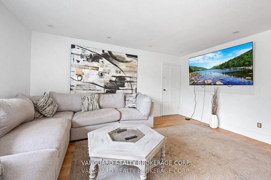 Photo 21 of 80 Kleins Crescent, Vaughan, Kleinburg — HOMEH