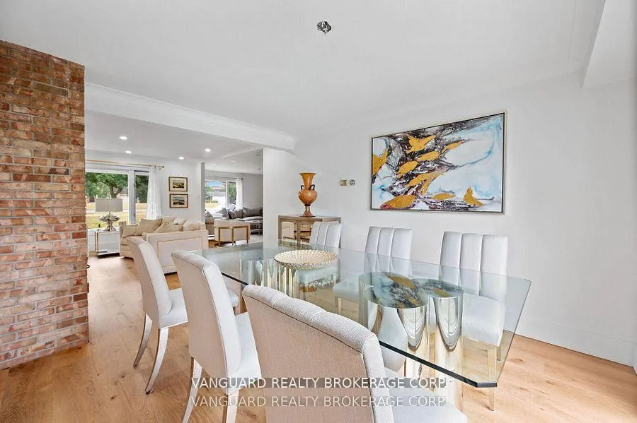 Photo 24 of 80 Kleins Crescent, Vaughan, Kleinburg — HOMEH