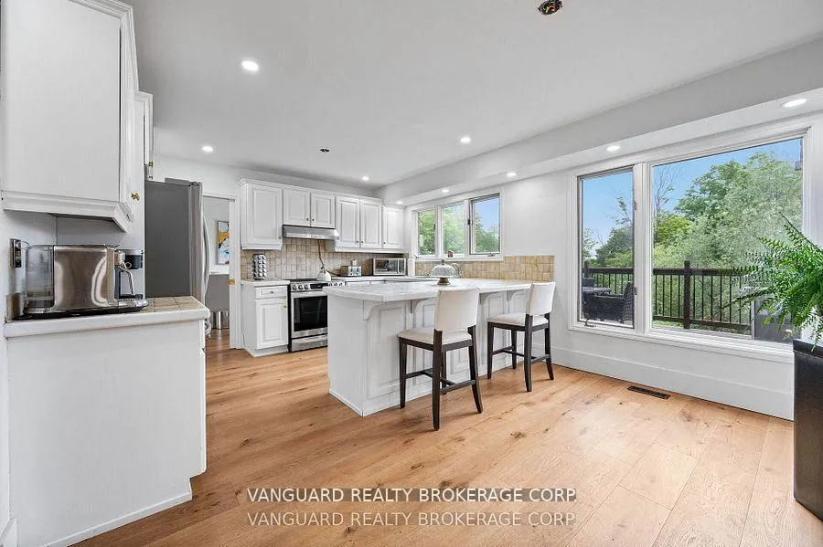 Photo 25 of 80 Kleins Crescent, Vaughan, Kleinburg — HOMEH