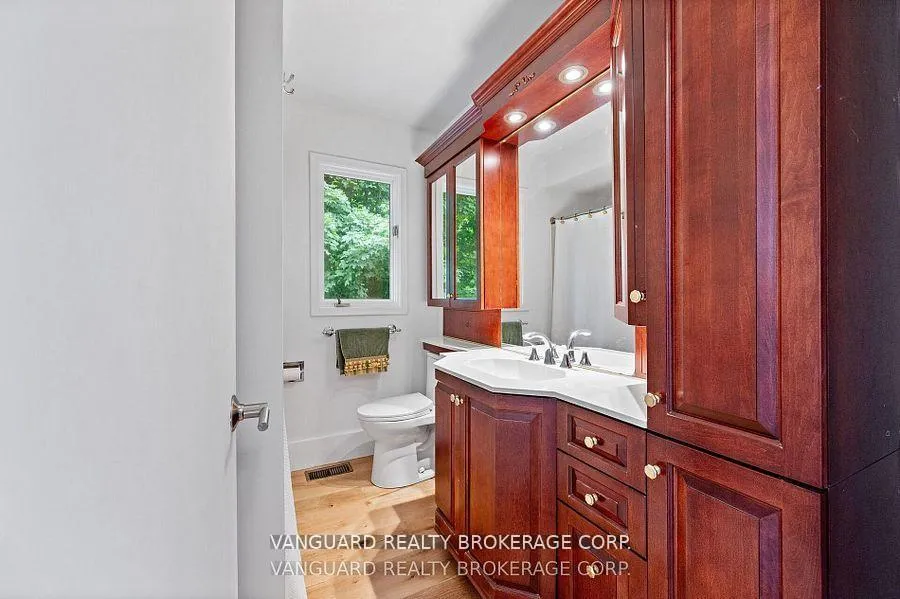 Photo 32 of 80 Kleins Crescent, Vaughan, Kleinburg — HOMEH
