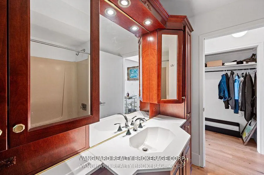 Photo 33 of 80 Kleins Crescent, Vaughan, Kleinburg — HOMEH