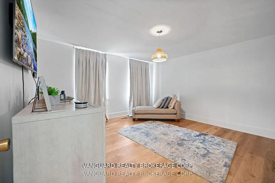 Photo 42 of 80 Kleins Crescent, Vaughan, Kleinburg — HOMEH