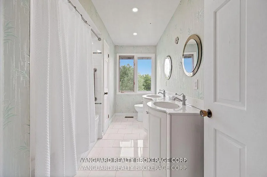 Photo 45 of 80 Kleins Crescent, Vaughan, Kleinburg — HOMEH