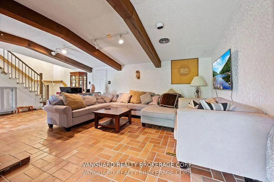 Photo 47 of 80 Kleins Crescent, Vaughan, Kleinburg — HOMEH