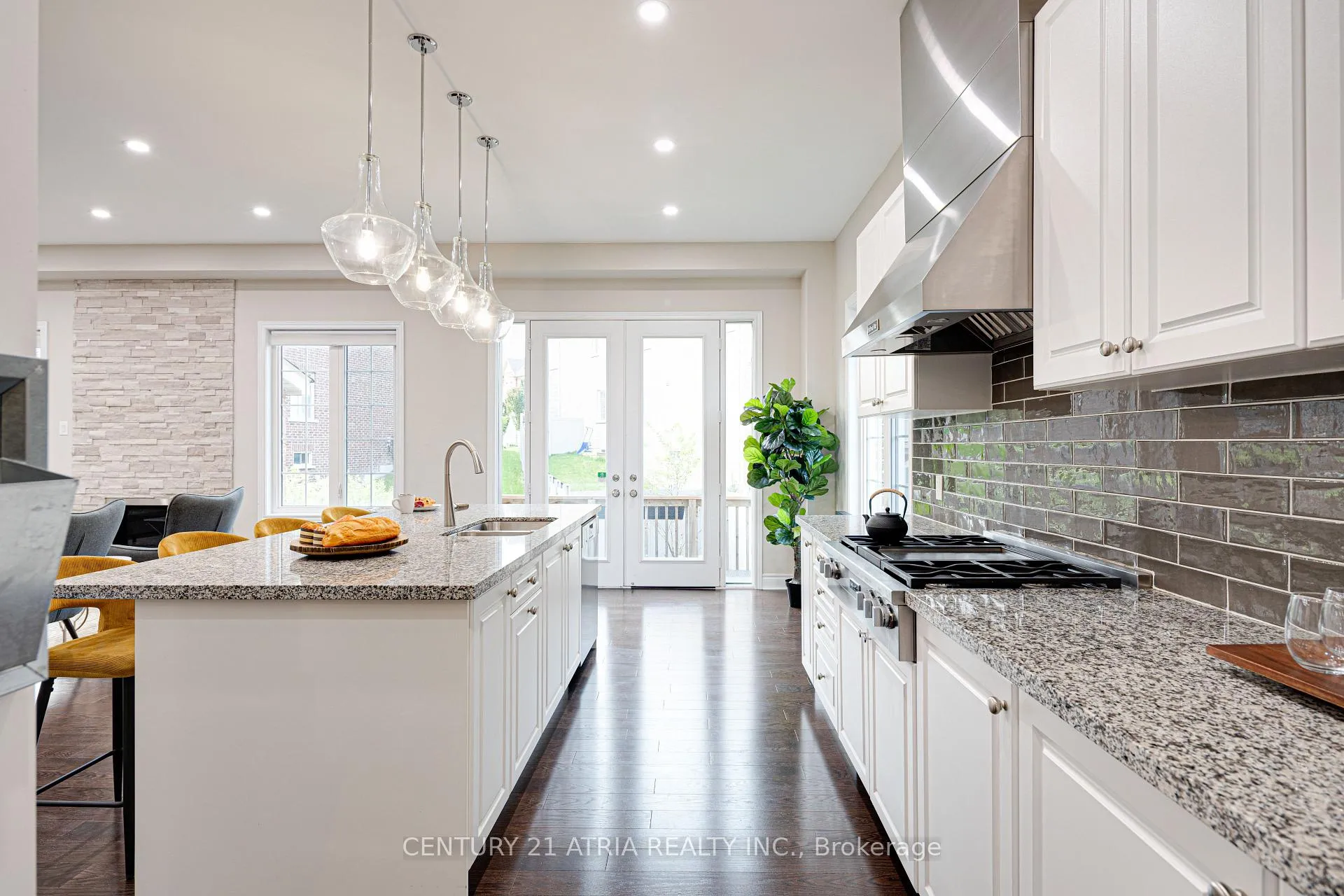 Photo 7 of 19 Match Point Court, Aurora, Aurora Estates — HOMEH