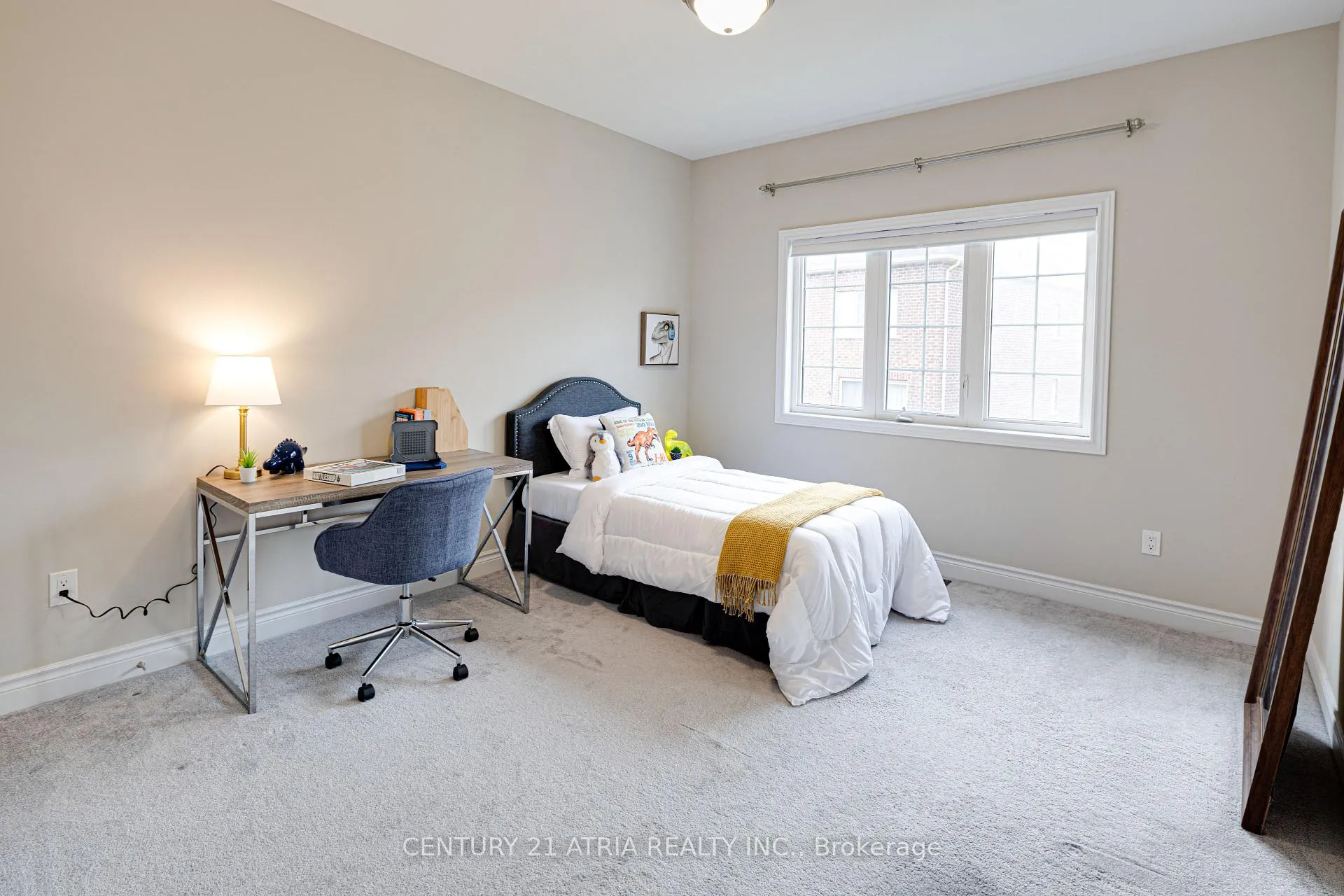 Photo 26 of 19 Match Point Court, Aurora, Aurora Estates — HOMEH