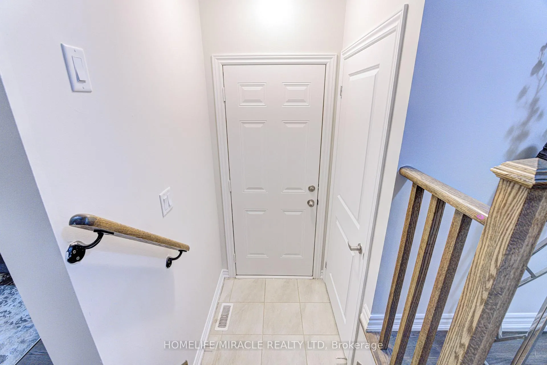 Photo 5 of 13 Truffle Court, Brampton, Northwest Brampton — HOMEH
