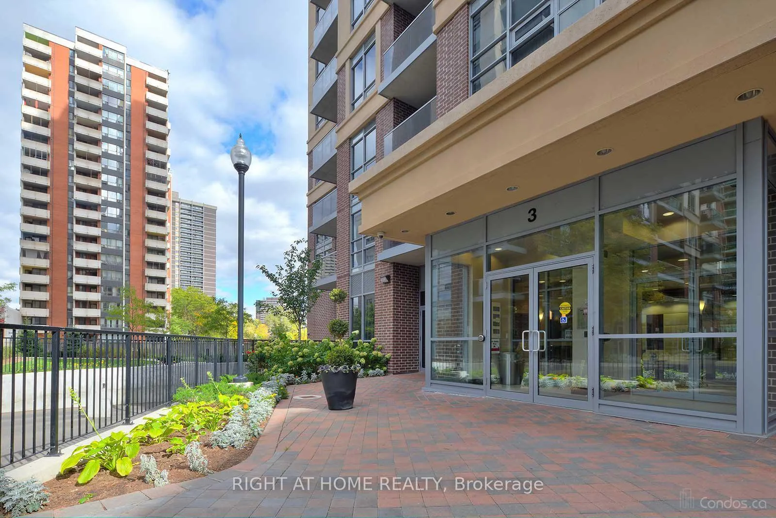 Photo 1 of Unit 1002, 3 Michael Power Place, Etobicoke, Islington-City Centre West — HOMEH