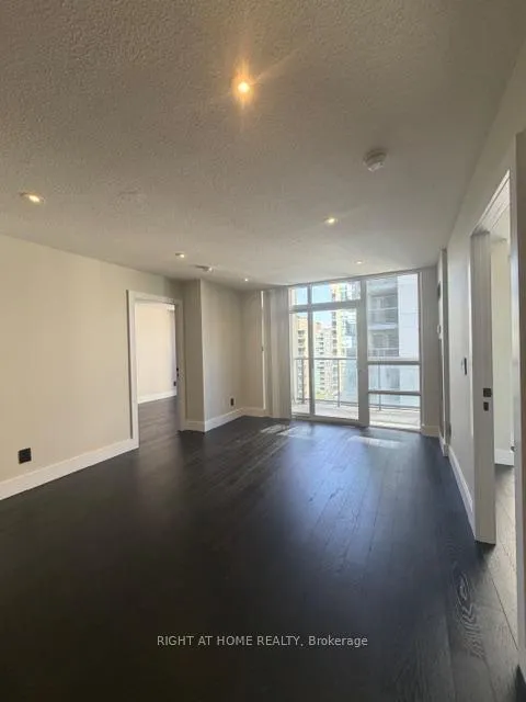 Photo 6 of Unit 1002, 3 Michael Power Place, Etobicoke, Islington-City Centre West — HOMEH