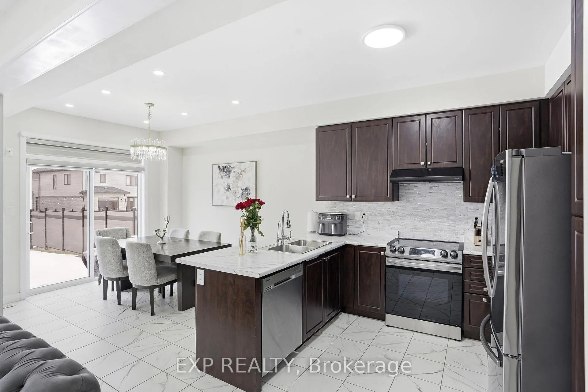 Photo 13 of 19 Hawick Crescent, Haldimand — HOMEH