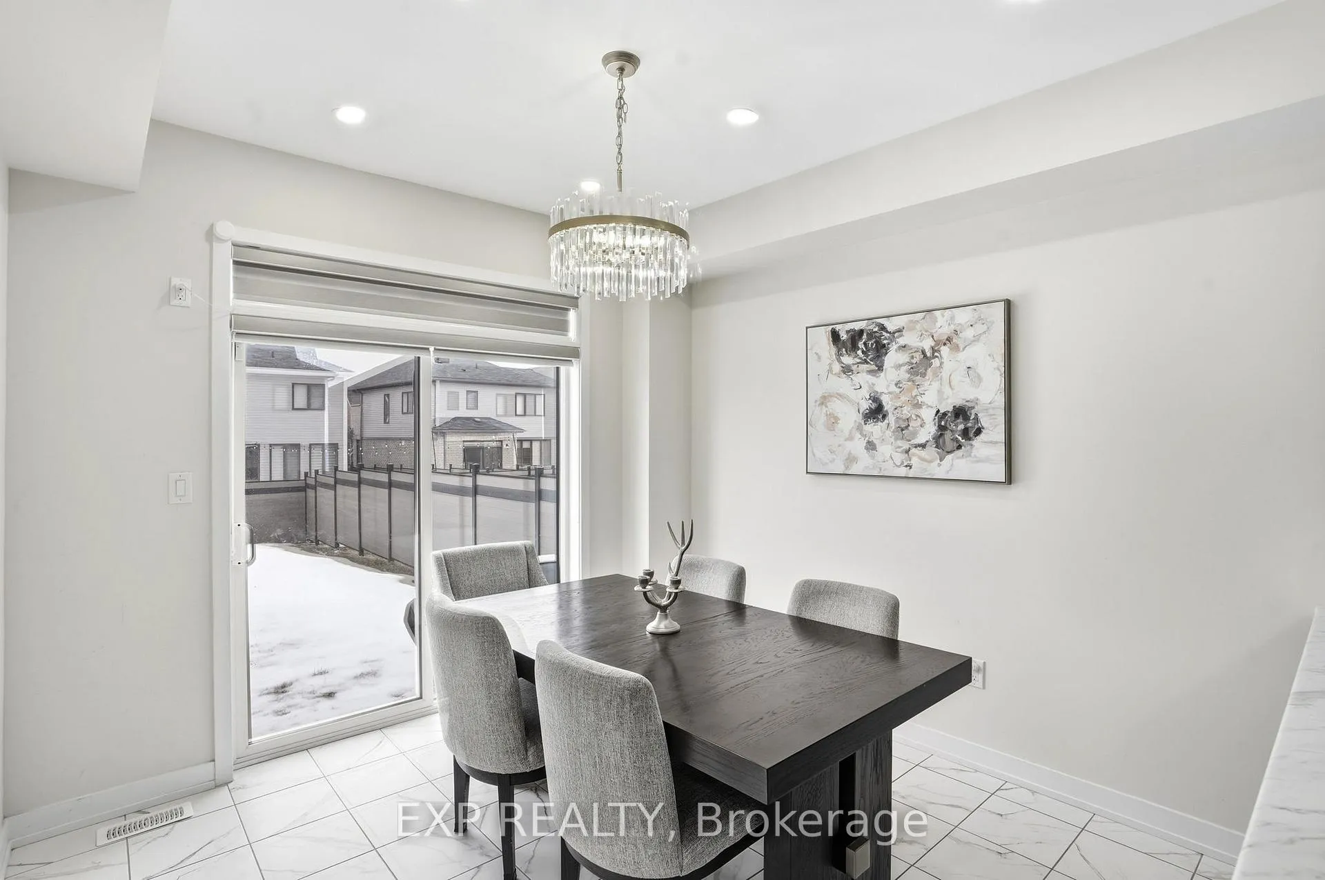 Photo 16 of 19 Hawick Crescent, Haldimand — HOMEH