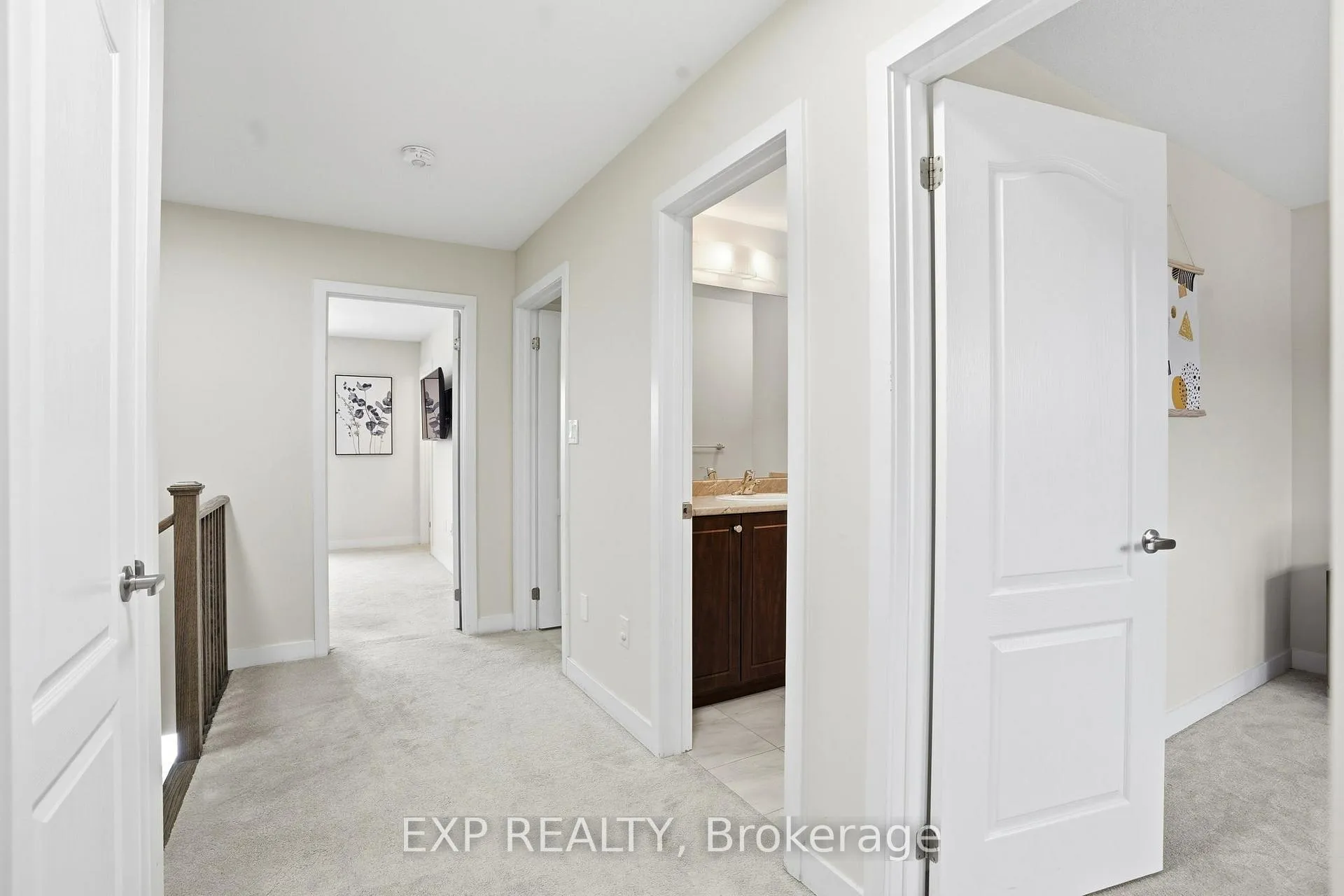 Photo 20 of 19 Hawick Crescent, Haldimand — HOMEH